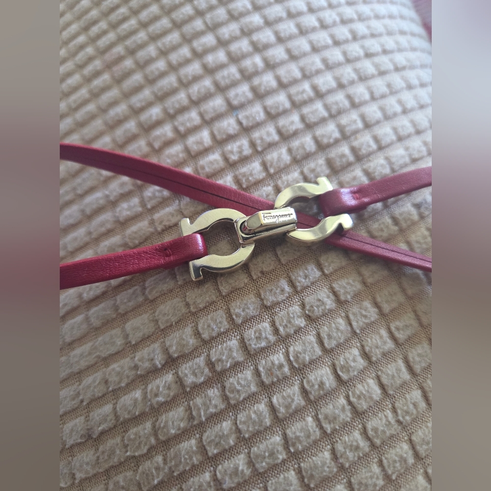 Selvador Ferregamo Red Leather Bracelet with Gold Clasp - Picture 2 of 8